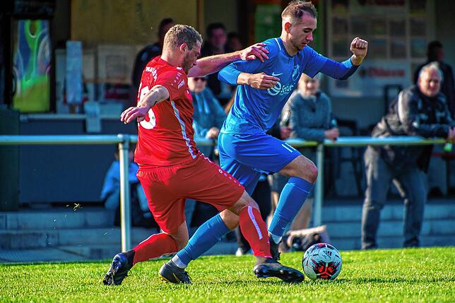 Bild 9: TuS Efringen-Kirchen gelingt ein 3:1 im Abstiegskampf beim FC Wallbach &ndash; und wir haben Bilder!