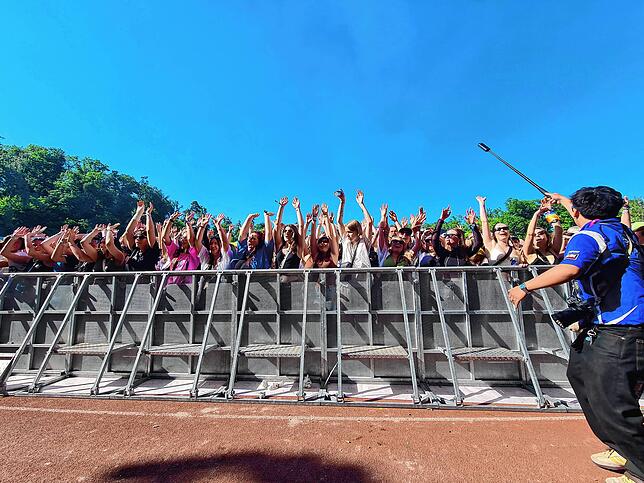 Auf einer der zwei größten Bühnen ist immer was los: Langweilig wird es den Besuchern des Campus-Festivals nicht.
