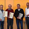 Die langjährigen Geehrten (v.l.): Adolf Frey, Leonhard Fürst, Fritz Leube und ganz rechts der Vorsitzende Stefan Tresp. Bild: Oskar Bühler