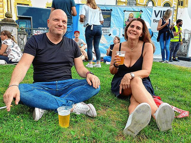 Alex und Steffi Hartmann sind für Sarah Connor aus Stuttgart angereist.