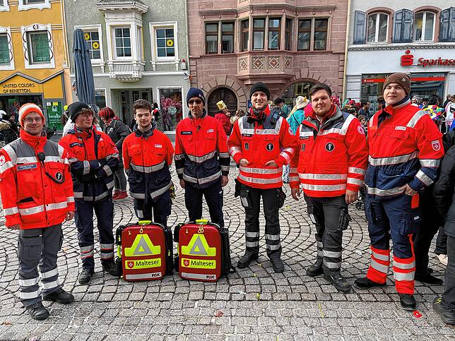 Erfreulicherweise wenig zu tun haben die Helfer vom DRK und Malteser am Fasnetmentig.