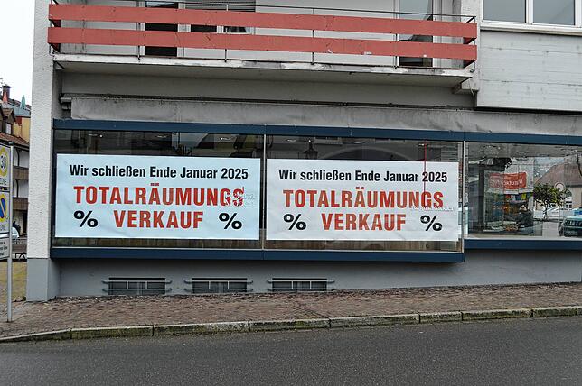 Regina Moden an der Ecke Waldtorstraße – Im Wallgraben wurde zum Jahresanfang 2025 aufgegeben. Hier laufen Gespräche über eine Nachfolge.