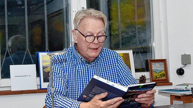 Arthur Björgvin Bollason liest aus seinem Werk „Island“. Foto: Stefan Pichler