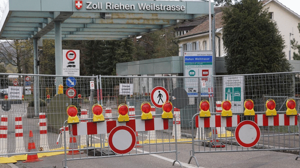 Bild : Diese Bilder werden bleiben: Grenzübergänge am Hochrhein aus deutscher und schweizer Perspektive