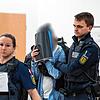 Der Angeklagte soll seine zur Tatzeit 18-jährige Schwester in seinem WG-Zimmer in Konstanz eingesperrt, verletzt und mehrmals ...
