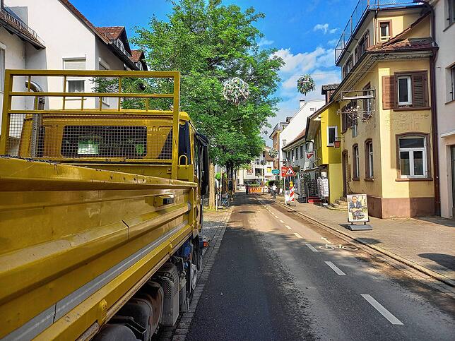In den vergangenen Wochen war die Hauptstraße bereits eine Baustelle. Nun geht es direkt an der nächsten Ecke weiter.