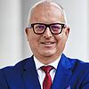 Thomas Burger wird mit der Wirtschaftmedaille des Landes geehrt.