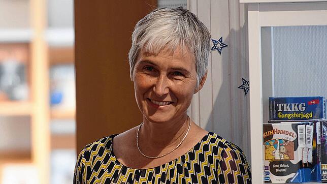 Andrea Paluch ist die Frau eines Politikers. Ihrer Roman-Heldin ist die aktive Politik allerdings ein wenig suspekt.