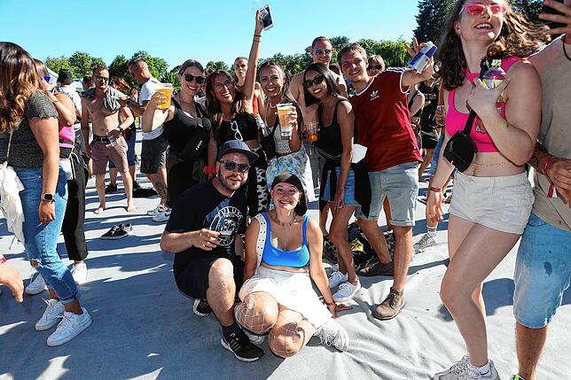 Bild 19: Gute-Zeit: Bilder von DJ Pretty Pink und Anja Schneider beim Festival in Konstanz