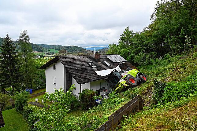 Bild 19: Bergung des Feldhäckslers- Hier sind die Bilder