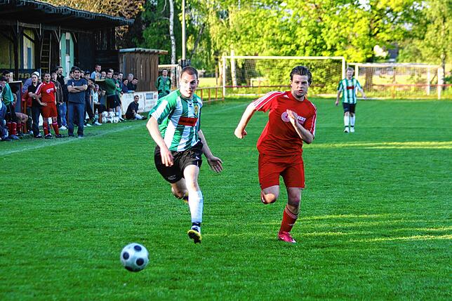 Bild 9: Erinnerungen ans letzte Rheinfelder Derby auf der Richterwiese am 6. Mai 2009