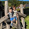 Fynn (6) und Leon (2) testen die Spielplätze in Waldshut-Tiengen auf Herz und Nieren.