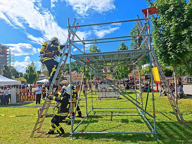 Bild 12: Tolle Stimmung und buntes Programm: Kreisfeuerwehrtag in Gottmadingen bietet Können und Spektakel
