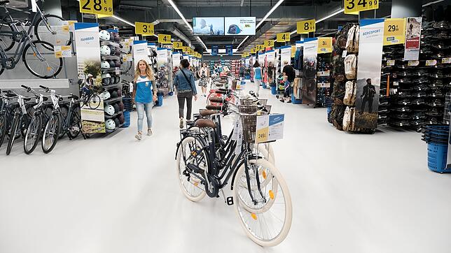 „Wir sind der Ikea des Sports“: So nennt es der Deutschland-Vertriebschef von Decathlon. Nun öffnet eine Filiale auch in Konstanz.