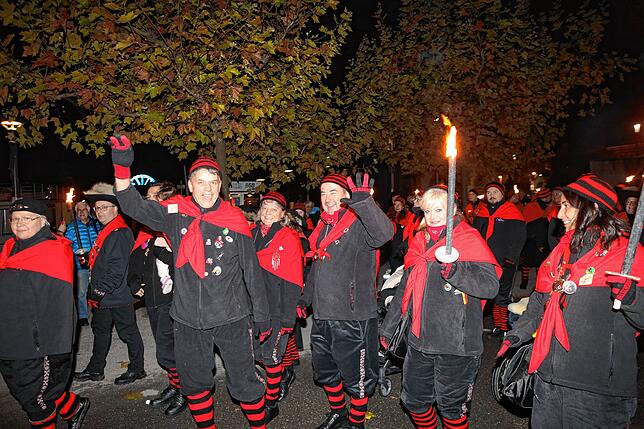 Bild 8: Dem Wasser entstiegen &ndash; Seegeister starten in die Fasnacht. Alle Foto gibt es hier