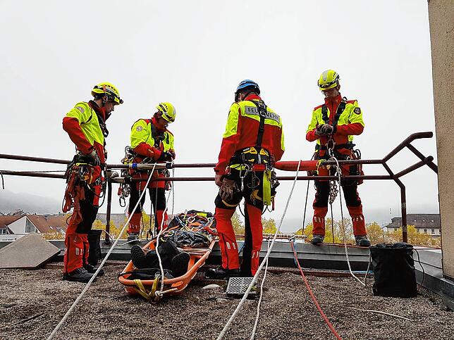Spezialisten bei der Arbeit: Wer bei Einheiten wie den Höhenrettern der Feuerwehr Waldshut-Tiengen dabei ist, kommt um regelmäßige ...
