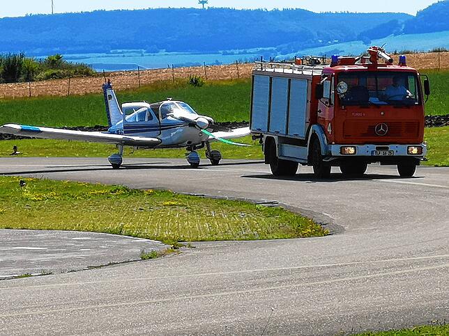 Alarm auf dem Donaueschinger Flugplatz: Der Pilot einer Piper PA 28 meldet im August der Flugleitung im Tower Donaueschingen, dass er ...