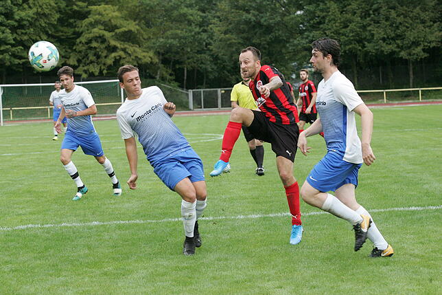 Bild 3: Spvgg. Brennet-Öflingen startet mit 3:1 beim FC Bad Säckingen in die Saison &ndash; wir haben die Bilder!