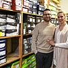 Falk und Fanni Wöhrle im Lager ihres Schuhhauses in der Freiheitstraße in Singen.