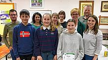Die Gewählten und die Geehrten im gemeinsamen Bild. Das sind (von links) Daniel Dold, Robin Peter, Kornelia Peter, Hanna Krause, Martina ...