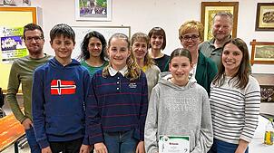 Die Gewählten und die Geehrten im gemeinsamen Bild. Das sind (von links) Daniel Dold, Robin Peter, Kornelia Peter, Hanna Krause, Martina ...