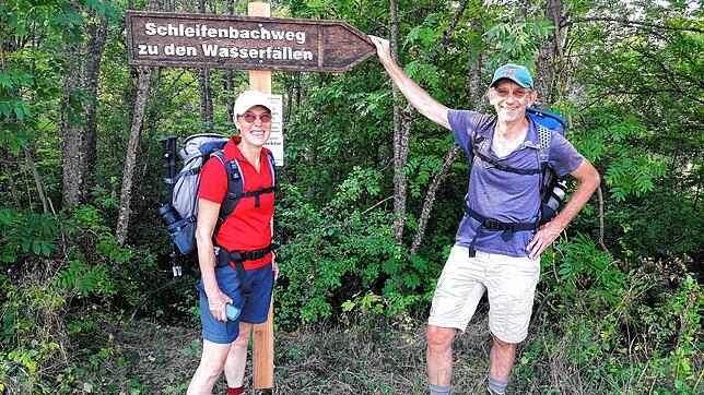 Dem Ehepaar Astrid und Marc Groenhuis aus der Nähe von Arnheim in den Niederlanden gefällt der Schluchtensteig sehr gut.