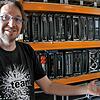 Uwe Smid steht vor seinen technischen Anlagen. Durch die Corona-Krise sind über Nacht alle seine Aufträge für Veranstaltungen weggebrochen.