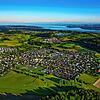Der See in Sichtweite und viel Landschaft um sich herum: Mit diesen Pluspunkten will Owingen künftig den Tourismus im Ort forcieren.