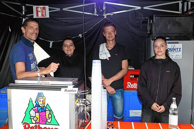 Bild 7: Trotz Regen gute Stimmung auf dem Hohentwielfestival- hier gibt‘s die schönsten Fotos
