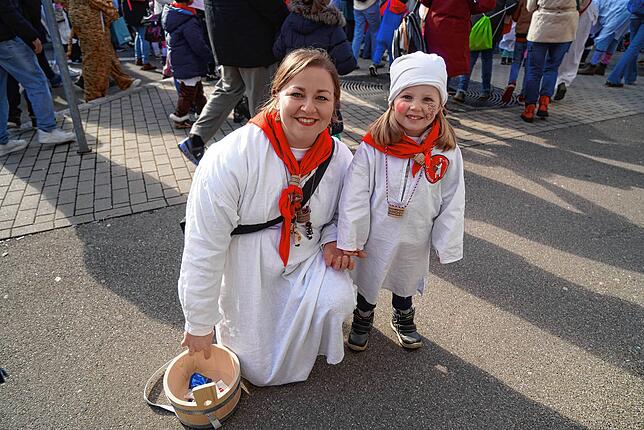 Bild 3: So ausgelassen feiern Kinder beim Narro-Zunft-Umzug in Waldshut – Die schönsten Fotos!