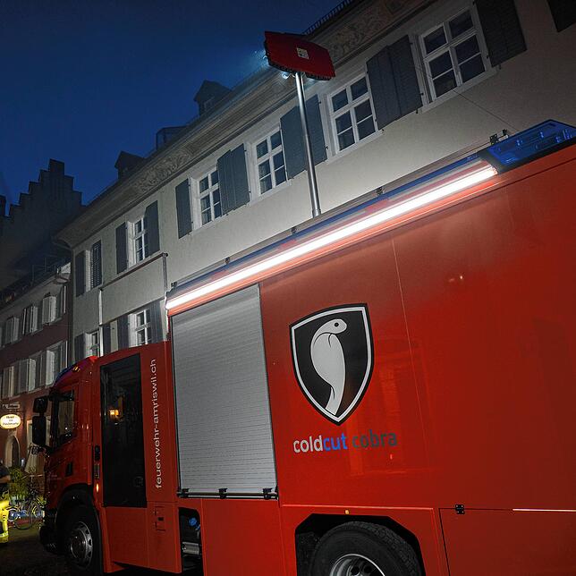 Die Kameraden aus Amriswil hatten das neuartige Löschsystem „Cold Cut Cobra“ mitgebracht. Er erlaubt, mit einem millimeterfeinen ...