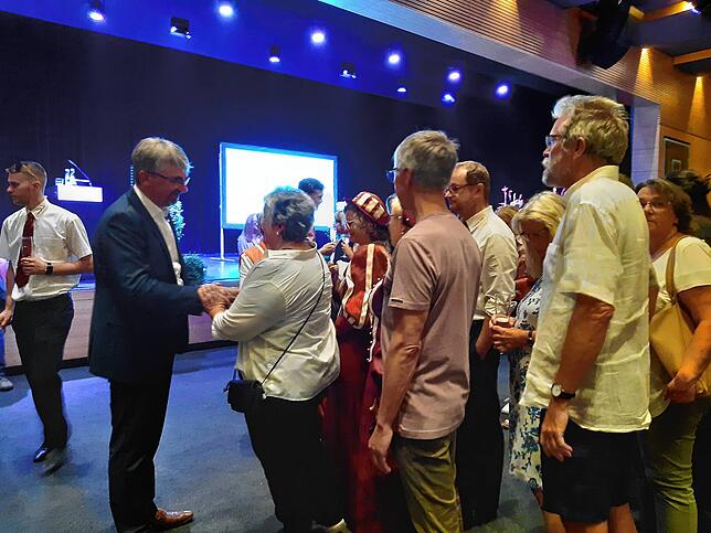 Bild 19: Martin Gruner gewinnt OB-Wahl – In der Stadthalle wird gefeiert
