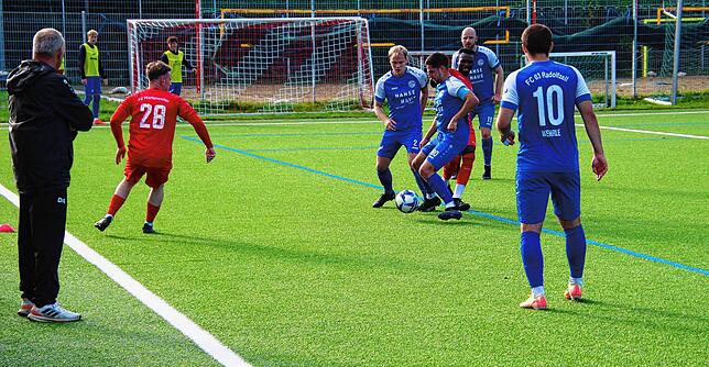 Bild 8: Die besten Bilder von der Landesliga-Partie FC Pfaffenweiler gegen FC Radolfzell!