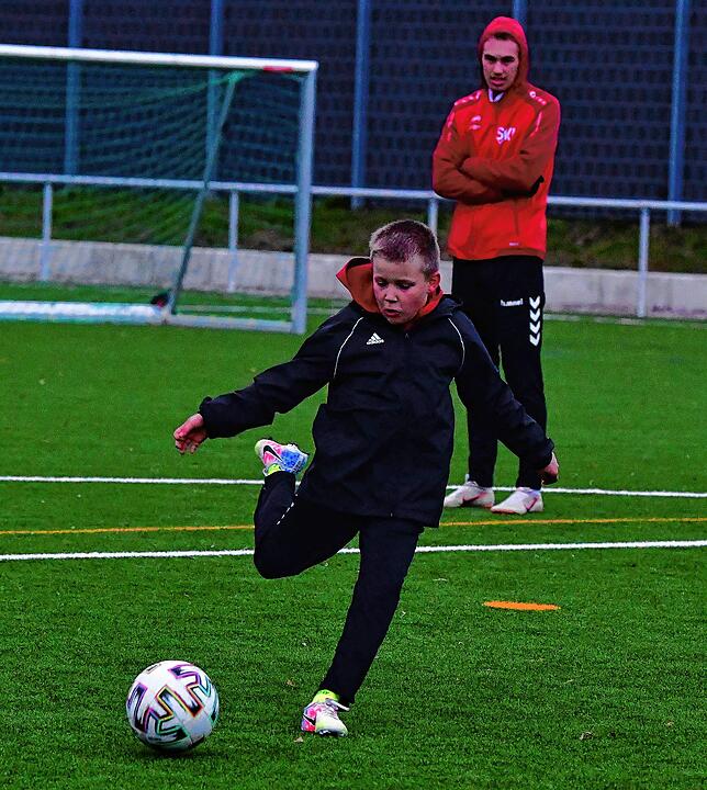 Bild 7: Eindrücke vom Training der E-Junioren des SV Jestetten nach der Corona-Pause