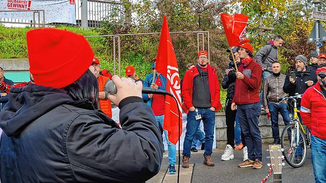 Bild 2: Bilder vom  IG-Metall-Protest für mehr Lohn