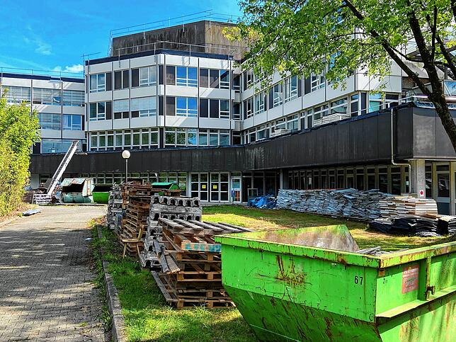 Der Bad Säckinger Gesundheitscampus am 1. September. Seit Ende August ruhen die Bauarbeiten.