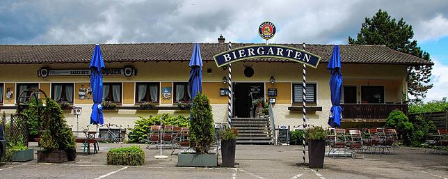 Das Wirtshaus Wildpark hat den Biergarten vor der Tür.