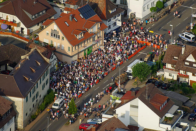 In Hagnau-Mitte trafen sich die Teilnehmer zu den Kundgebungen.