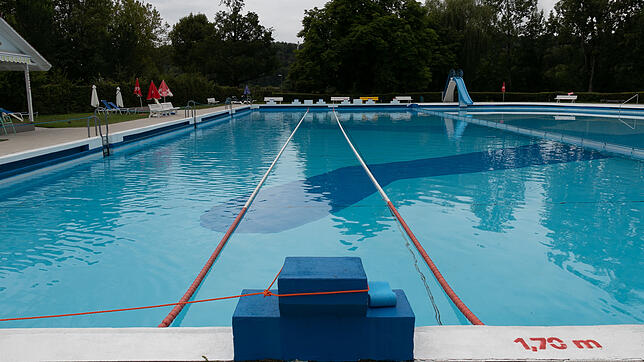 Das Freibad in Waldshut soll für etwa 3,1 Millionen Euro saniert werden. Im Sommer 2020 wird es zuvor aber noch einmal für den ...