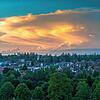 Eine riesige Wolke strahlt im Sonnenlicht: Rolf Ketterer hat dieses Bild von der Villinger Warenbergschule mit Blick in Richtung Norden ...