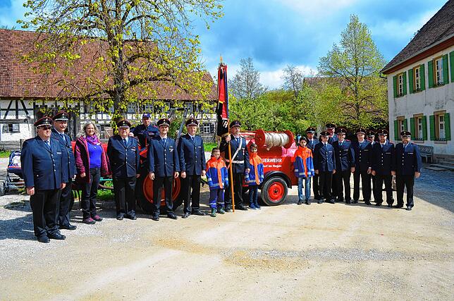 Bild 3: Ein Feuerwehrmann mit Leib und Seele: Richard Auer aus Eigeltingen wird Ehrenabteilungskommandant