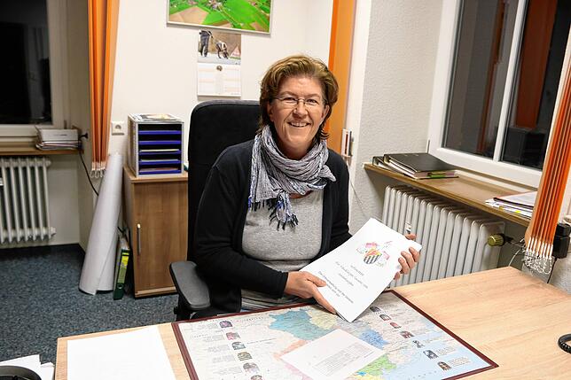 Bei Ortsvorsteherin Kathrin Kramer laufen die Fäden für das Geranienfest zusammen.