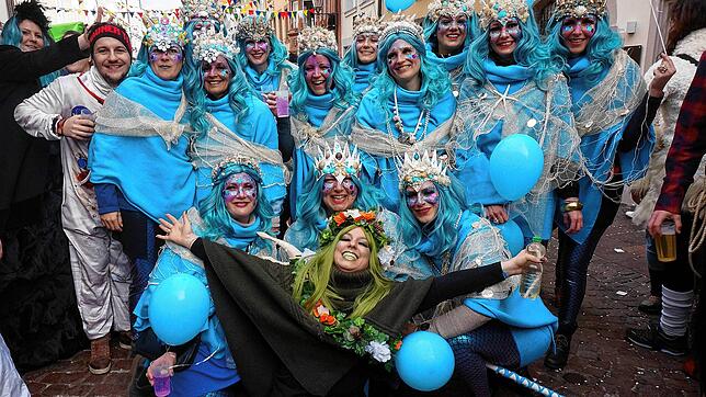 Ausgefallene, fantasievolle Kostüme sind Markenzeichen der Hoorigen Mess&lsquo; in Tiengens Innenstadt. (Archivbild 2023)