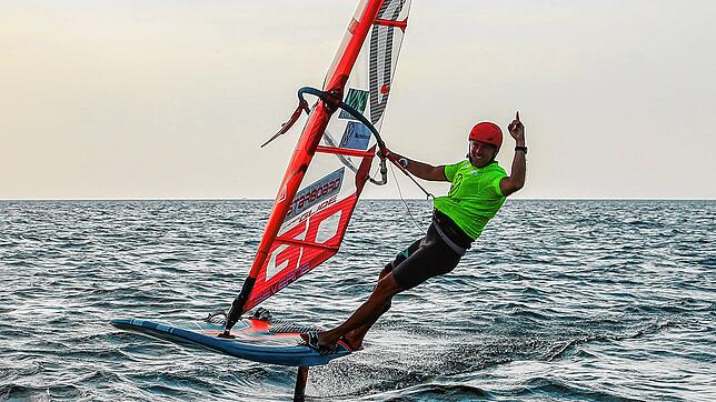 Windsurf-Profi Sebastian Kördel freut sich auf seine Olympia-Premiere.  Bild: Nicole riederer