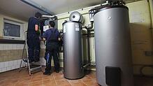 Der Sommer ist die optimale Zeit, um die Heizung warten zu lassen - oder auf eine Wärmepumpe zu wechseln.