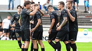Der FC 08 Villingen jubelt über den Sieg gegen den SV Oberachern.