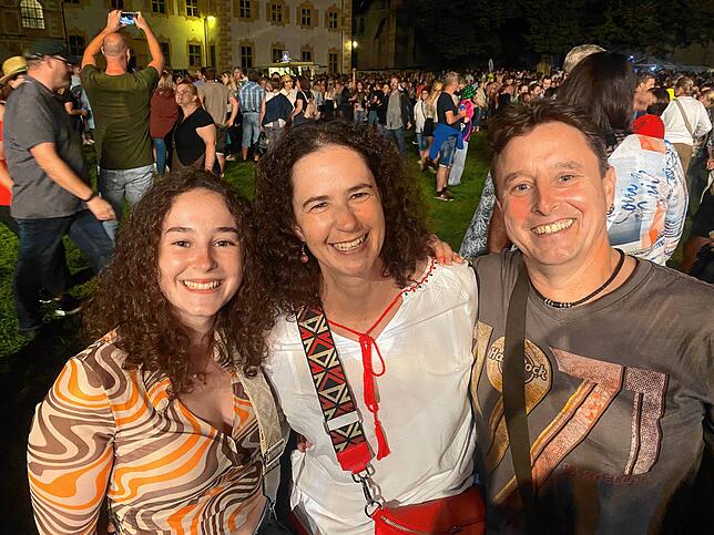 Vivian Paukner besucht das Pur-Konzert gemeinsam mit ihren Eltern Verena und Roland.