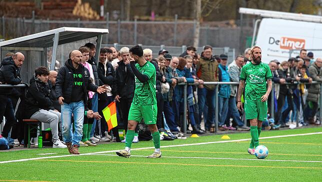 Bild 8: Spannendes Remis im Linzgau-Spitzenspiel: Unsere Bilder der Partie SV Denkingen gegen TSV Aach-Linz