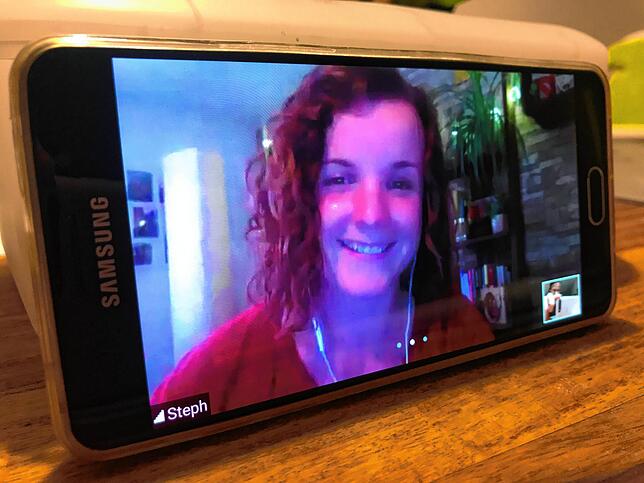 Videokonferenz mit Stephanie Kiewel. Die 28-Jährige lebt inzwischen in Manchester und arbeitet aktuell für die BBC.