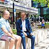 Bernd Häusler im Gespräch mit SÜDKURIER-Redakteur Matthias Güntert: Singens OB tritt für eine zweite Amtszeit an und zeigt Orte in der ...